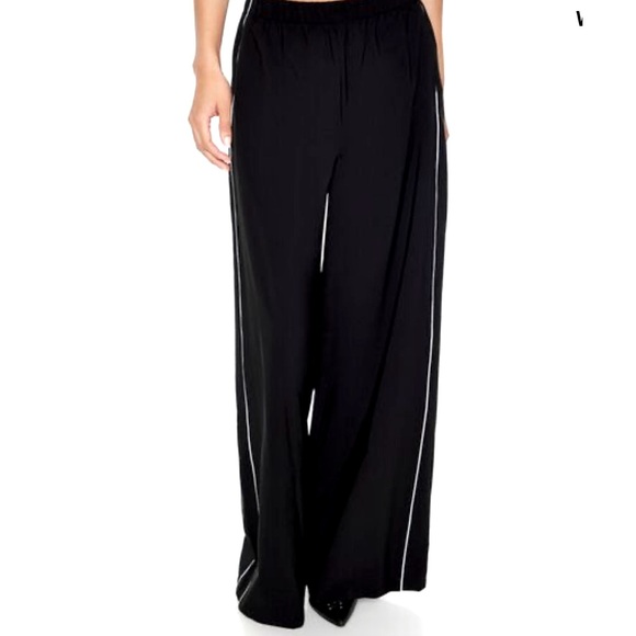 Forever 21 - Picture 2 of 4